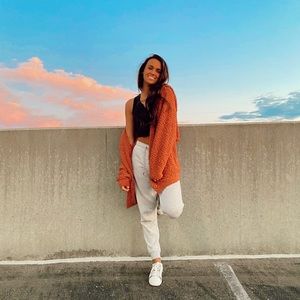 Meet your Posher, Cayla